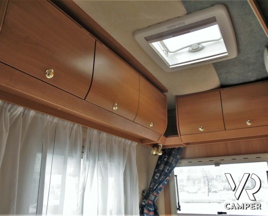 Aiesistem Project 400 - camper semintegrale compatto con monoscocca in vetroresina, 3 posti letto, su motore Opel 90 CV - Dotato di veranda e portamoto - Vendita Camper Piemonte