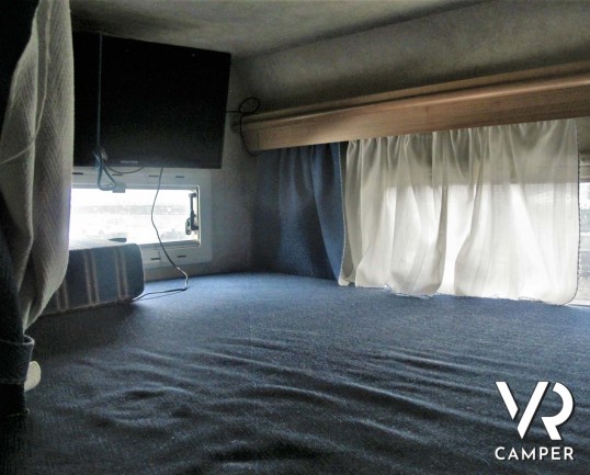 Rimor Super Brig 687 TC: camper mnsardato usato con 6 posti letto, su motore Ford 140 CV. Dotato di condizionatore, tendalino, sospensioni, gancio traino. Italia VR vendita camper Piemonte