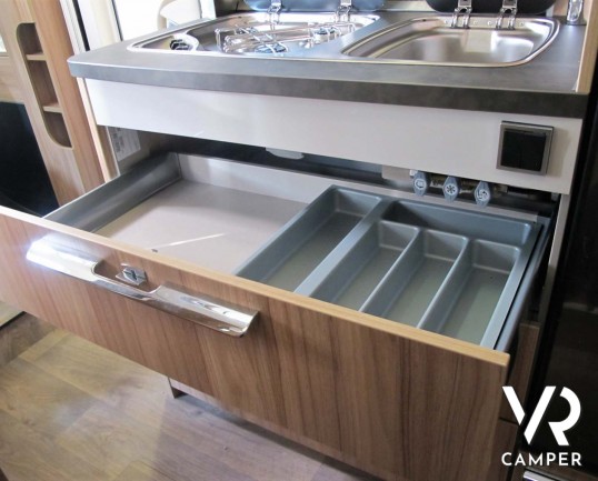 Hymer Exsis-I 474 - Camper nuovo motorhome 2021, con letti gemelli posteriori, 4 posti letto, con frigorifero grande, gradini elettrici. Fiat Ducato 140 CV - Italia VR camper Piemonte