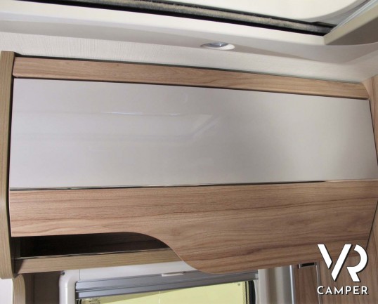 Hymer Exsis-I 588: motorhome Hymer nuovo con letti gemelli e basculante, nuova serie Exsis-I super leggera e compatta