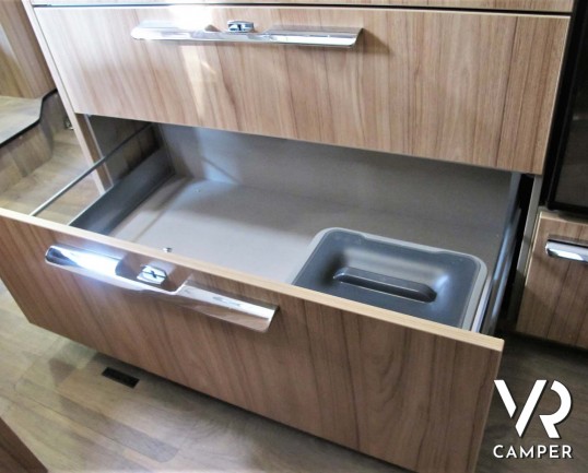 Hymer Exsis-I 474 - Camper nuovo motorhome 2021, con letti gemelli posteriori, 4 posti letto, con frigorifero grande, gradini elettrici. Fiat Ducato 140 CV - Italia VR camper Piemonte