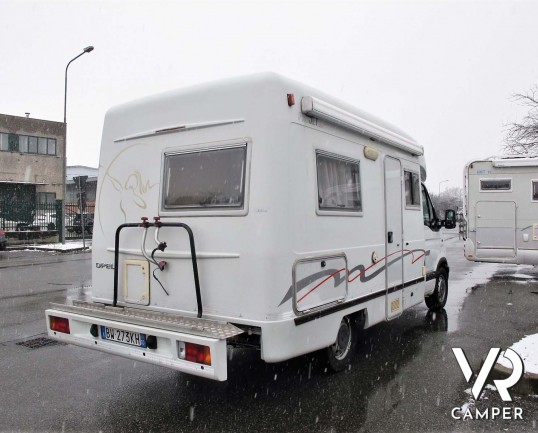 Aiesistem Project 400 - camper semintegrale compatto con monoscocca in vetroresina, 3 posti letto, su motore Opel 90 CV - Dotato di veranda e portamoto - Vendita Camper Piemonte