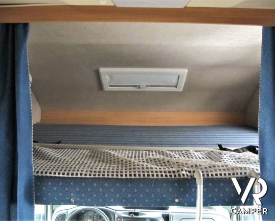 Rimor Super Brig 687 TC: camper mnsardato usato con 6 posti letto, su motore Ford 140 CV. Dotato di condizionatore, tendalino, sospensioni, gancio traino. Italia VR vendita camper Piemonte