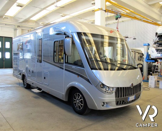 Carthago C-Line 5.0 - camper usato motorhome 4 posti, letto nautico posteriore e garage. Dotato di clima e antenna satellitare - Italia VR camper usati piemonte