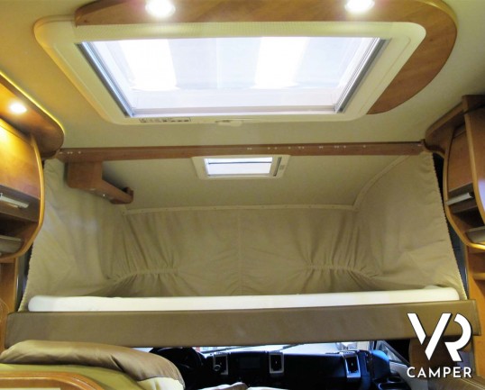 Carthago C-Line 5.0 - camper usato motorhome 4 posti, letto nautico posteriore e garage. Dotato di clima e antenna satellitare - Italia VR camper usati piemonte