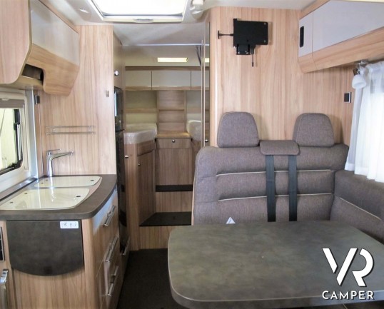 Hymer Exsis-I 588: motorhome Hymer nuovo con letti gemelli e basculante, nuova serie Exsis-I super leggera e compatta