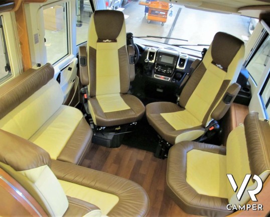 Carthago C-Line 5.0 - camper usato motorhome 4 posti, letto nautico posteriore e garage. Dotato di clima e antenna satellitare - Italia VR camper usati piemonte