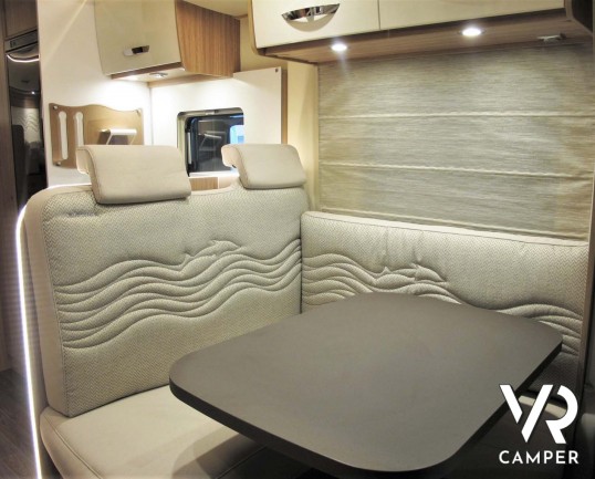 Burstner Delfin IT 726 G: camper nuovo semintegrale con letti gemelli e basculante, dinette trasformabile in letto. Dotato di Skyroof e Comfort Pack. 140 CV. Italia VR vendita camper Piemonte