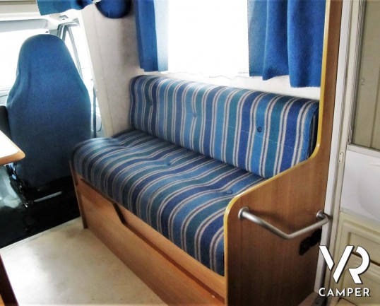 Rimor Super Brig 687 TC: camper mnsardato usato con 6 posti letto, su motore Ford 140 CV. Dotato di condizionatore, tendalino, sospensioni, gancio traino. Italia VR vendita camper Piemonte