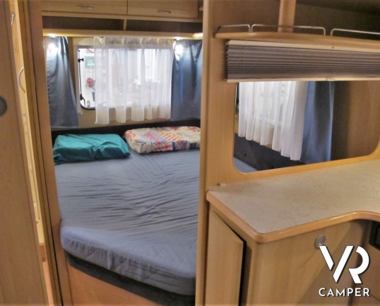Dethleffs: caravan roulotte 4 posti letto, con letto matrimoniale, ampio bagno e comoda dinette. In vendita da Italia VR a Torino - Druento
