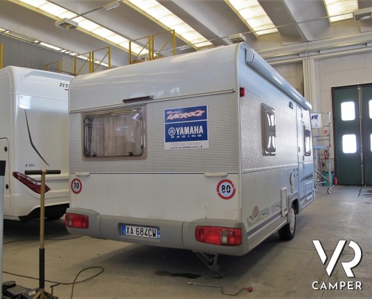 Dethleffs: caravan roulotte 4 posti letto, con letto matrimoniale, ampio bagno e comoda dinette. In vendita da Italia VR a Torino - Druento