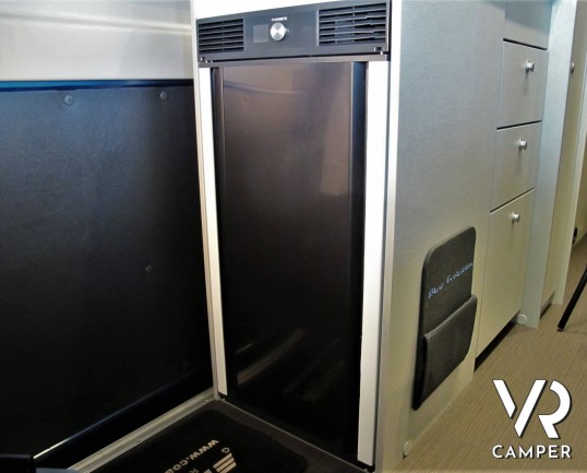 Hymer Van FREE 540 - Edition Blue Evolution: camper nuovo furgonato su Fiat Ducato 140 CV, 4 posti omologati. In vendita da Italia VR a Torino - Druento.