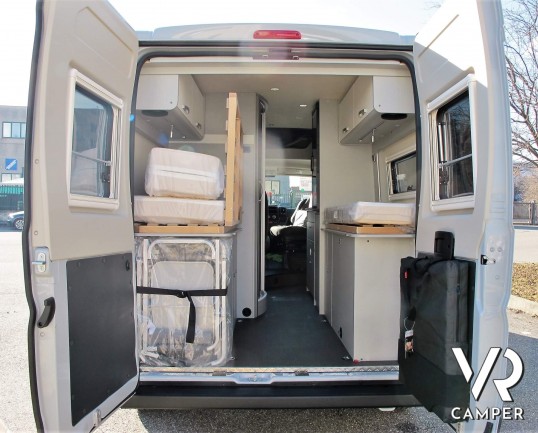 Hymer Van FREE 600 Campus: camper furgonato nuovo 4 posti, colore Grigio Campovolo, su Fiat Ducato 140 CV. In vendita da Italia VR a Torino - Druento.