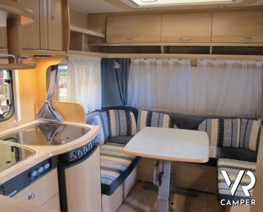 Dethleffs: caravan roulotte 4 posti letto, con letto matrimoniale, ampio bagno e comoda dinette. In vendita da Italia VR a Torino - Druento