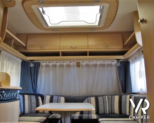 Dethleffs: caravan roulotte 4 posti letto, con letto matrimoniale, ampio bagno e comoda dinette. In vendita da Italia VR a Torino - Druento