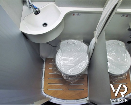 Hymer Van FREE 540 - Edition Blue Evolution: camper nuovo furgonato su Fiat Ducato 140 CV, 4 posti omologati. In vendita da Italia VR a Torino - Druento.