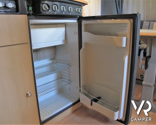 Dethleffs: caravan roulotte 4 posti letto, con letto matrimoniale, ampio bagno e comoda dinette. In vendita da Italia VR a Torino - Druento