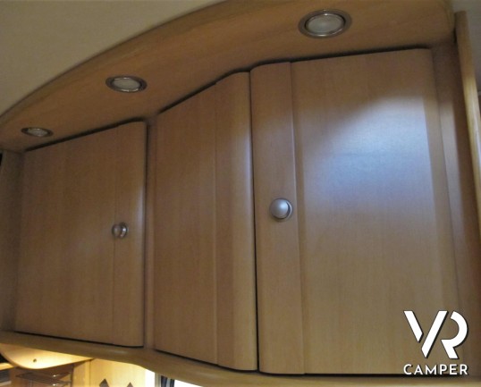 Dethleffs: caravan roulotte 4 posti letto, con letto matrimoniale, ampio bagno e comoda dinette. In vendita da Italia VR a Torino - Druento