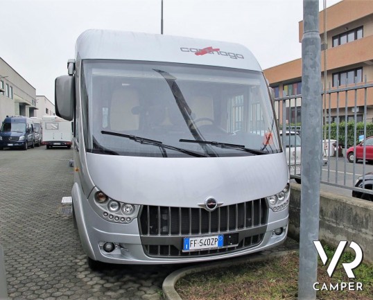 Carthago C-Line I 5.0 QB: camper usato motorhome con 4 posti letto, letto centrale, bagno e doccia separati, garage con scarpiera. Su Fiat Ducato 150 CV.