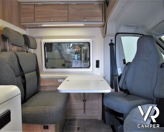 Hymer Van Grand Canyon: camper furgonato nuovo colore Grigio Campovolo, con letto sul tetto, cambio automatico, veranda, Truma Combi. Su Fiat Ducato 160 CV