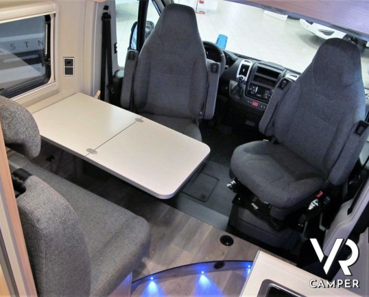 Hymer Van Grand Canyon: camper furgonato nuovo colore Grigio Campovolo, con letto sul tetto, cambio automatico, veranda, Truma Combi. Su Fiat Ducato 160 CV