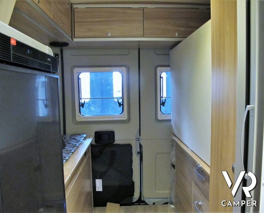 Hymer Van Grand Canyon: camper furgonato nuovo colore Grigio Campovolo, con letto sul tetto, cambio automatico, veranda, Truma Combi. Su Fiat Ducato 160 CV