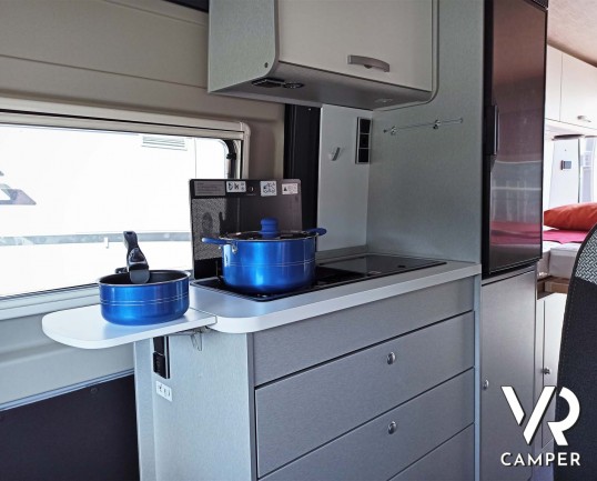Hymer Van FREE 600 Campus: camper furgonato nuovo con 4 posti, colore Grigio Campovolo, su Fiat Ducato 140 CV. In vendita da Italia VR a Torino - Druento.