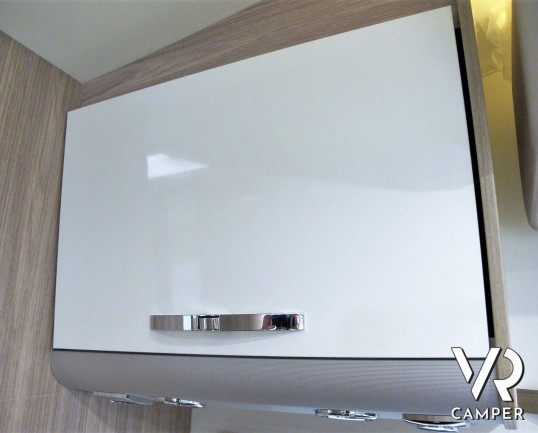 Burstner 20-Twenty 726 - camper nuovo semintegrale con letti gemelli e dinette trasformabile in letto. Su Fiat Ducato 140 CV. In visione da Italia VR, Torino