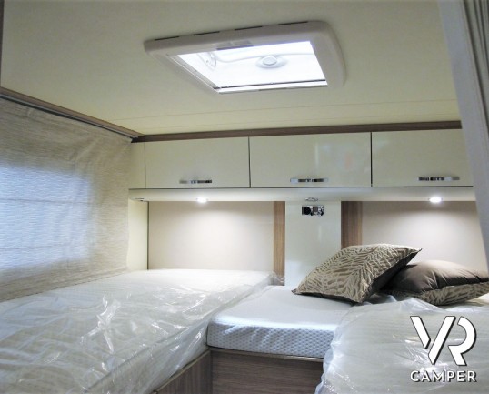 Burstner 20-Twenty 726 - camper nuovo semintegrale con letti gemelli e dinette trasformabile in letto. Su Fiat Ducato 140 CV. In visione da Italia VR, Torino