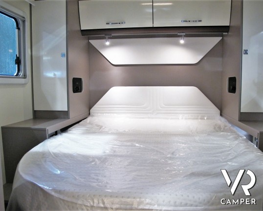 Burstner Lyseo TD 732 Privilege - Camper nuovo semintegrale 4 posti letto con dinette face-to-face, bagno e doccia separati, letto ad isola e letto basculante. Su Fiat Ducato 140 CV