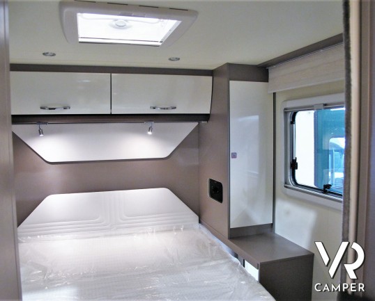 Burstner Lyseo TD 732 Privilege - Camper nuovo semintegrale 4 posti letto con dinette face-to-face, bagno e doccia separati, letto ad isola e letto basculante. Su Fiat Ducato 140 CV