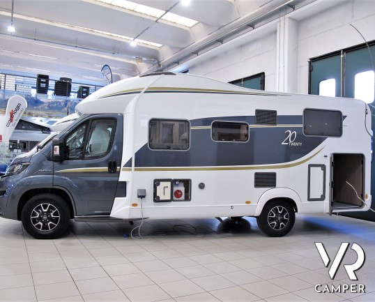 Burstner 20-Twenty 726 - camper nuovo semintegrale con letti gemelli e dinette trasformabile in letto. Su Fiat Ducato 140 CV. In visione da Italia VR, Torino