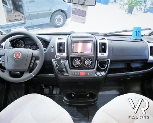 Burstner Lyseo TD 732 Privilege - Camper nuovo semintegrale 4 posti letto con dinette face-to-face, bagno e doccia separati, letto ad isola e letto basculante. Su Fiat Ducato 140 CV