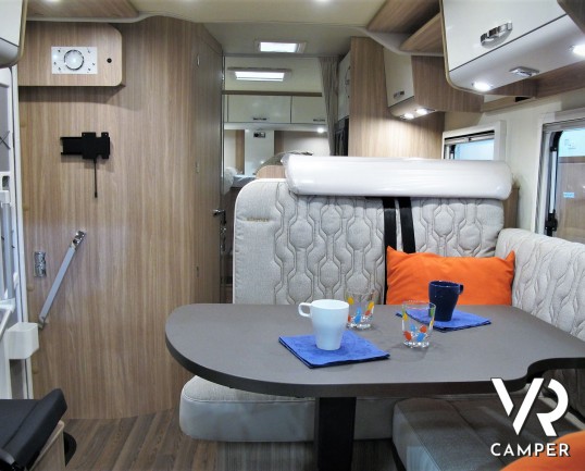 Burstner 20-Twenty 726 - camper nuovo semintegrale con letti gemelli e dinette trasformabile in letto. Su Fiat Ducato 140 CV. In visione da Italia VR, Torino