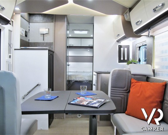 Burstner Lyseo TD 732 Privilege - Camper nuovo semintegrale 4 posti letto con dinette face-to-face, bagno e doccia separati, letto ad isola e letto basculante. Su Fiat Ducato 140 CV