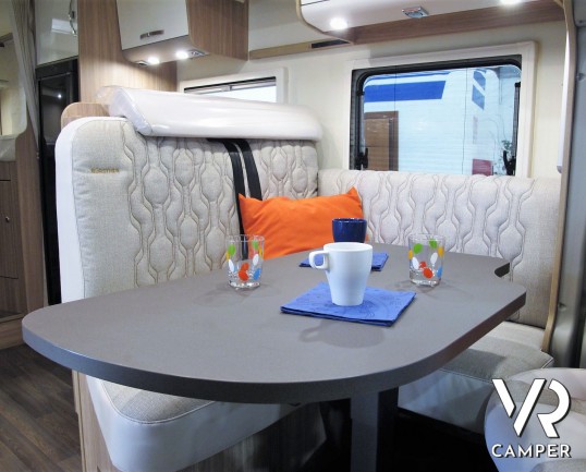Burstner 20-Twenty 726 - camper nuovo semintegrale con letti gemelli e dinette trasformabile in letto. Su Fiat Ducato 140 CV. In visione da Italia VR, Torino