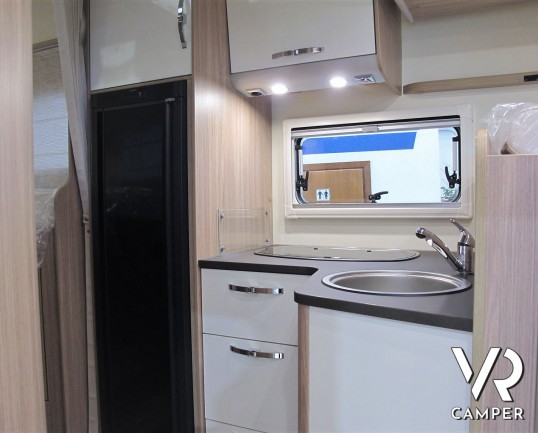 Burstner 20-Twenty 726 - camper nuovo semintegrale con letti gemelli e dinette trasformabile in letto. Su Fiat Ducato 140 CV. In visione da Italia VR, Torino