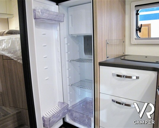 Burstner 20-Twenty 726 - camper nuovo semintegrale con letti gemelli e dinette trasformabile in letto. Su Fiat Ducato 140 CV. In visione da Italia VR, Torino