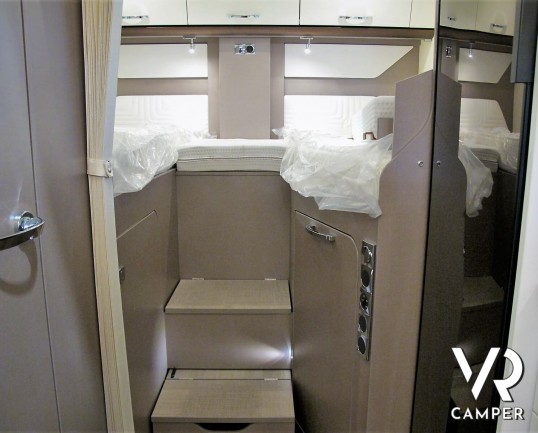 Burstner Lyseo TD 690 - camper nuovo semintegrale con letti gemelli e basculante, dinette trasformabile in letto. Pacchetto Premium. Su Fiat Ducato 140 CV. In vendita da Italia VR a Torino