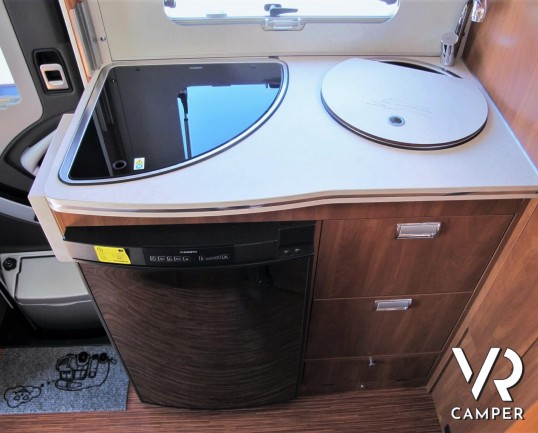 Laika Ecovip 305: camper usato semintegrale con letto matrimoniale posteriore e letto singolo basculante, su Fiat Ducato 130 CV, Euro 6 B. In vendita da Italia VR a Torino.