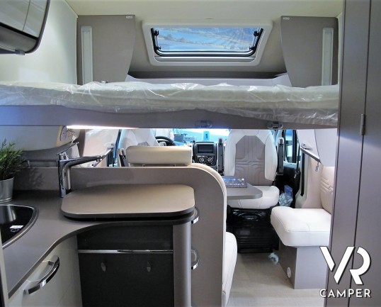 Burstner Lyseo TD 690 - camper nuovo semintegrale con letti gemelli e basculante, dinette trasformabile in letto. Pacchetto Premium. Su Fiat Ducato 140 CV. In vendita da Italia VR a Torino