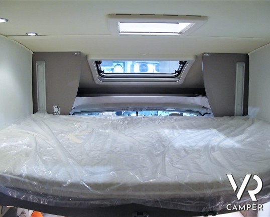 Burstner Lyseo TD 690 - camper nuovo semintegrale con letti gemelli e basculante, dinette trasformabile in letto. Pacchetto Premium. Su Fiat Ducato 140 CV. In vendita da Italia VR a Torino