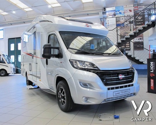 Burstner Lyseo TD 690 - camper nuovo semintegrale con letti gemelli e basculante, dinette trasformabile in letto. Pacchetto Premium. Su Fiat Ducato 140 CV. In vendita da Italia VR a Torino