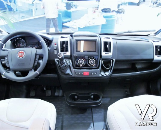 Burstner Lyseo TD 690 - camper nuovo semintegrale con letti gemelli e basculante, dinette trasformabile in letto. Pacchetto Premium. Su Fiat Ducato 140 CV. In vendita da Italia VR a Torino