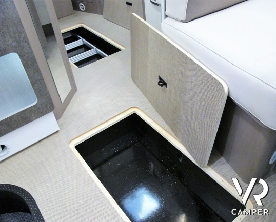 Burstner Lyseo TD 690 - camper nuovo semintegrale con letti gemelli e basculante, dinette trasformabile in letto. Pacchetto Premium. Su Fiat Ducato 140 CV. In vendita da Italia VR a Torino