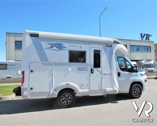 Laika Ecovip 305: camper usato semintegrale con letto matrimoniale posteriore e letto singolo basculante, su Fiat Ducato 130 CV, Euro 6 B. In vendita da Italia VR a Torino.