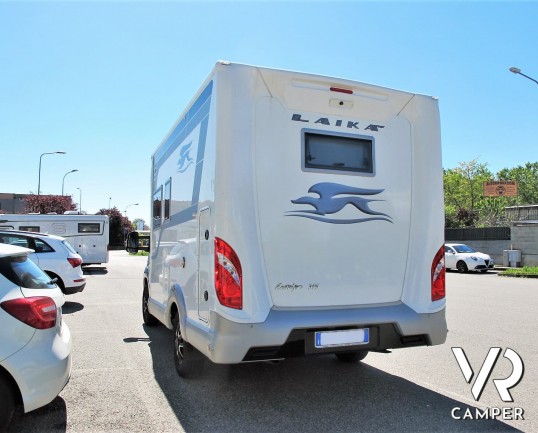 Laika Ecovip 305: camper usato semintegrale con letto matrimoniale posteriore e letto singolo basculante, su Fiat Ducato 130 CV, Euro 6 B. In vendita da Italia VR a Torino.
