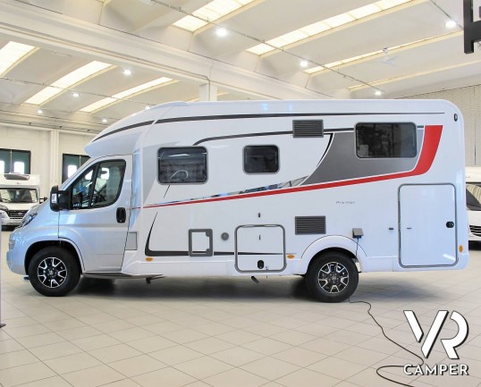 Burstner Lyseo TD 690 - camper nuovo semintegrale con letti gemelli e basculante, dinette trasformabile in letto. Pacchetto Premium. Su Fiat Ducato 140 CV. In vendita da Italia VR a Torino