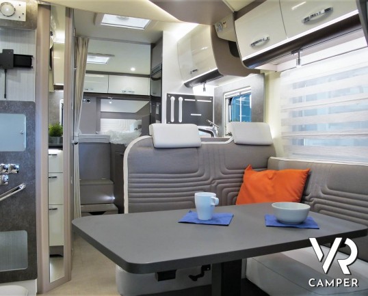 Burstner Lyseo TD 690 - camper nuovo semintegrale con letti gemelli e basculante, dinette trasformabile in letto. Pacchetto Premium. Su Fiat Ducato 140 CV. In vendita da Italia VR a Torino