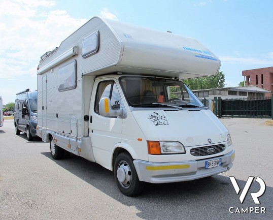 Rimor - Camper usato mansardato con 6 posti letto, su motore Ford 2.5 TD. In vendita da Italia VR a Torino - Druento.